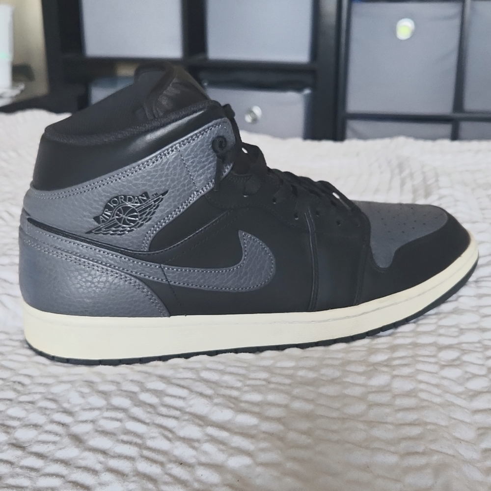 AJ1 air jordan 1 mid